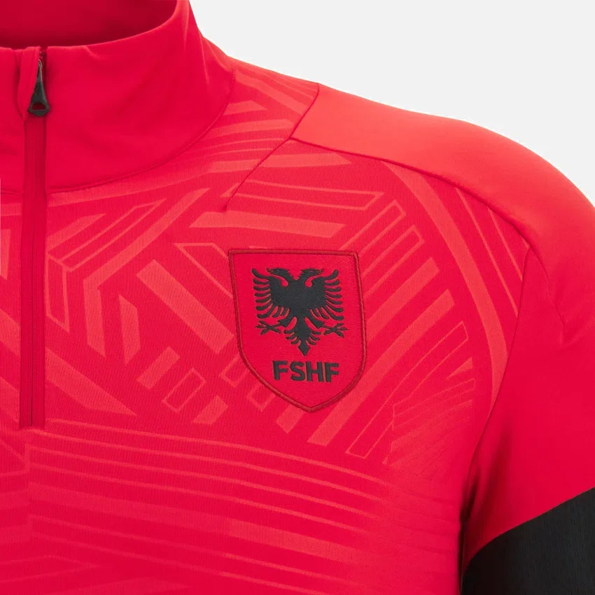 Albanien Nationalmannschaft FSHF 2026/27 Junior-Oberteil mit 1/4-Reissverschluss Albanien Nationalmannschaft FSHF 2026/27 Junior-Oberteil mit 1/4-Reissverschluss
