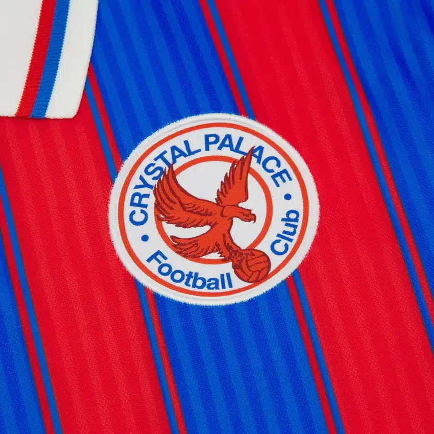 Crystal Palace 2025/26 Vintage-Hemd für Erwachsene, limitierte Auflage von Trikots Crystal Palace 2025/26 Vintage-Hemd für Erwachsene, limitierte Auflage von Trikots