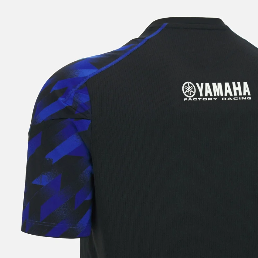 Monster Energy Yamaha MotoGP 2026 Fan Gear Hemd – Kleinere Grössen Monster Energy Yamaha MotoGP 2026 Fan Gear Hemd – Kleinere Grössen