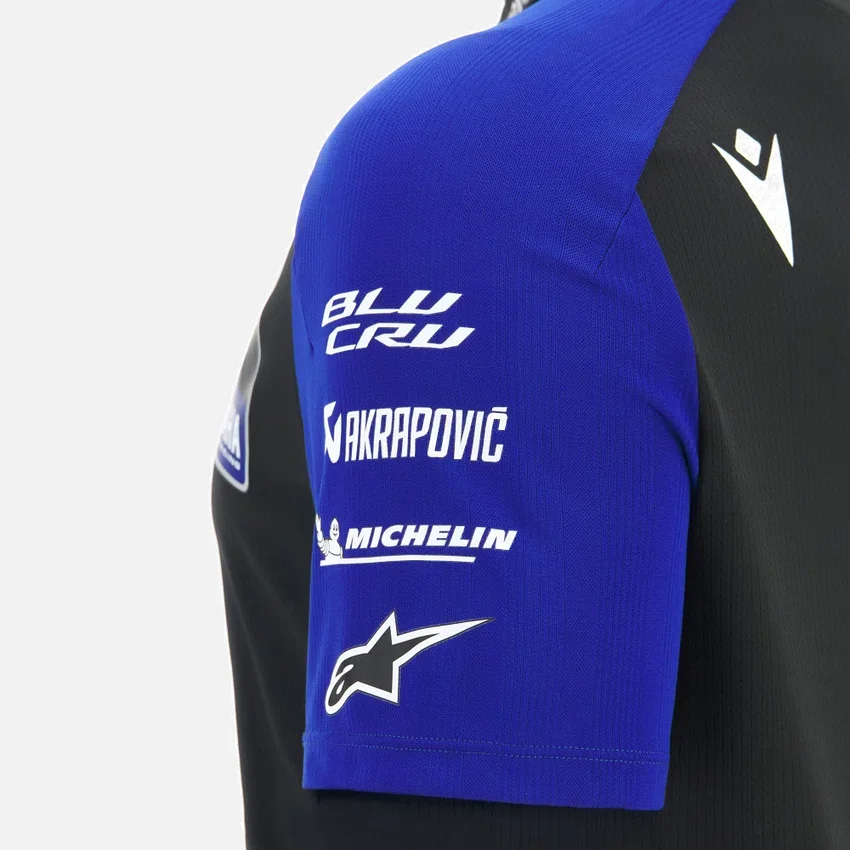 Monster Energy Yamaha MotoGP 2026 Team Replica Poloshirt – kleinere Grössen Monster Energy Yamaha MotoGP 2026 Team Replica Poloshirt – kleinere Grössen