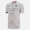 Udinese Calcio 2025/26 Heim-Trikot zum Gedenken an den 50. Jahrestag des Erdbebens Udinese Calcio 2025/26 Heim-Trikot zum Gedenken an den 50. Jahrestag des Erdbebens